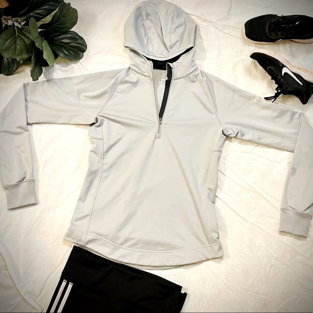 Nike Dri-Fit Medium Hoodie Grey with thumb holes and pocket in back